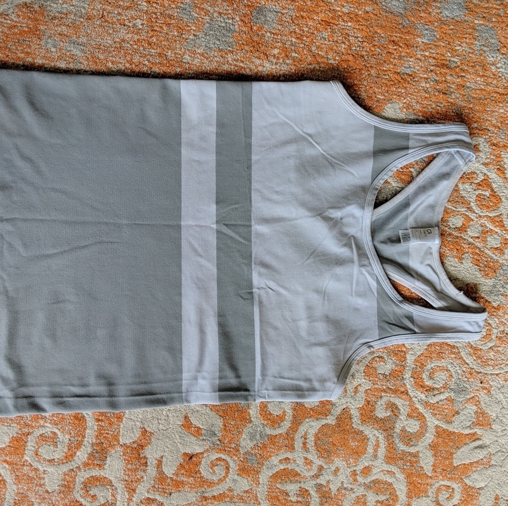 GapFit Motion workout razor tank Size S